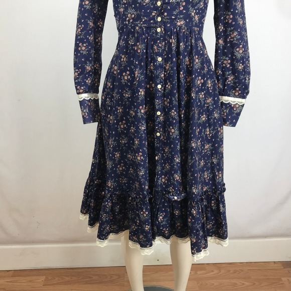 Vintage Gunne Sax Navy Calico Floral Quilted Velveteen Lace Prairie Dress Size 5 - Picture 3 of 8
